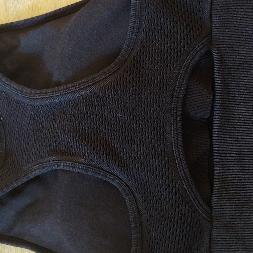 NWT JoyLab Women's Cropped Fit Padded Tank Top Black Size S - Picture 4 of 6